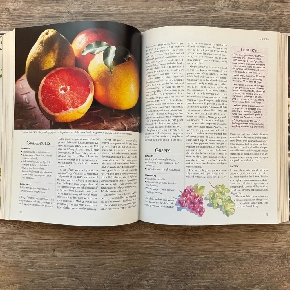 Foods that Harm Foods that Heal Reader's Digest Hardcover Informative Book